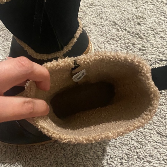 Tom's Makenna Leather Boots - Picture 4 of 7